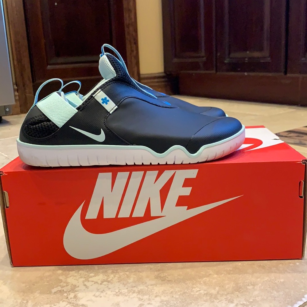 Nike Zoom Pulse Sneakers